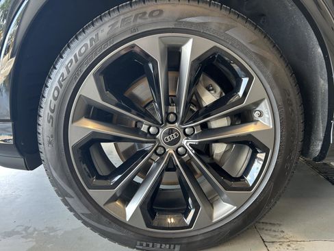 Used 2025 Audi Q7 3.0T Premium Plus image 13