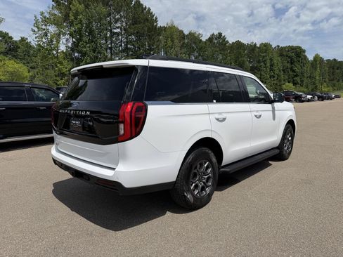 Used 2025 Ford Expedition Active AWD/4WD image 6