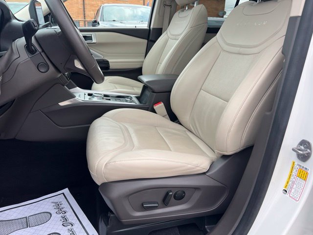 Certified 2023 Ford Explorer Platinum w/ Technology Package AWD/4WD image 21