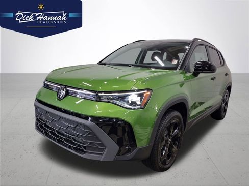 New 2025 Volkswagen Taos SE image 1