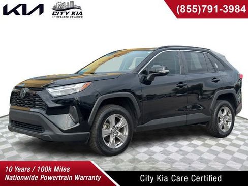 Used 2022 Toyota RAV4 XLE w/ Convenience Package FWD image 1