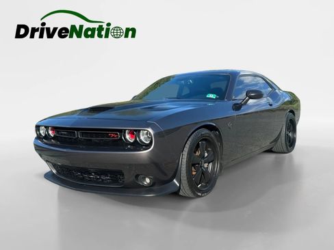 Used 2016 Dodge Challenger R/T Scat Pack RWD image 1