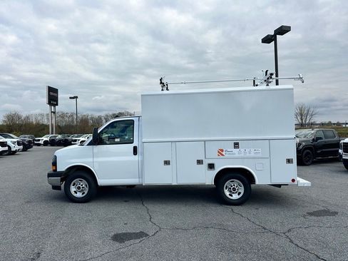 New 2025 GMC Savana 3500 w/ Power Convenience Package RWD image 6