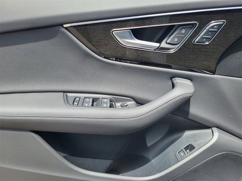 New 2025 Audi Q8 Prestige image 6