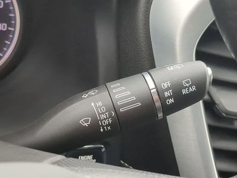 Used 2021 GMC Acadia SLE w/ Driver Convenience Package FWD image 24