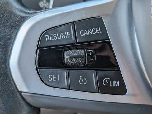 Used 2022 BMW X5 xDrive40i w/ M Sport Package AWD/4WD image 25