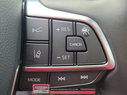 Used 2021 Toyota Highlander XLE image 26