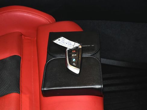 Used 2022 BMW M4 xDrive Competition w/ M Carbon Exterior Package AWD/4WD image 71