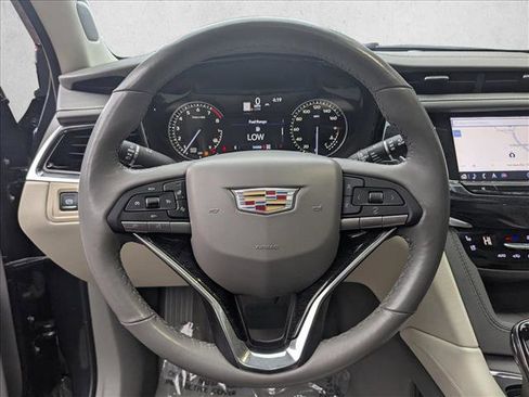 Used 2023 Cadillac XT6 Premium Luxury image 15