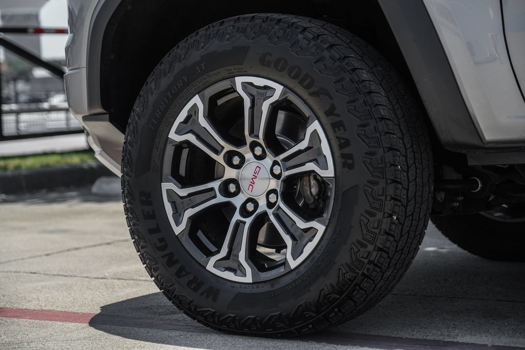 Used 2023 GMC Canyon AT4 w/ Canyon Safety Plus Package AWD/4WD image 70