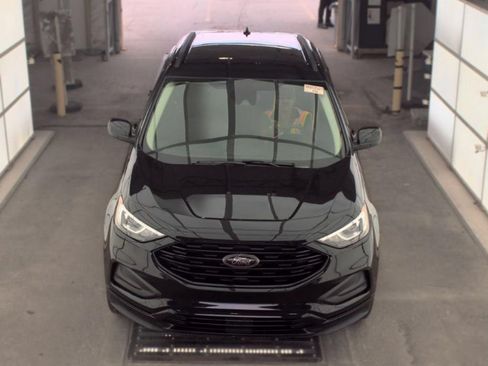Used 2022 Ford Edge SE w/ Black Appearance Package AWD/4WD image 3