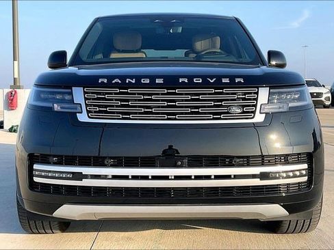 Used 2025 Land Rover Range Rover Long Wheelbase Autobiography image 3