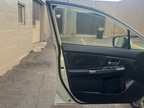 Used 2016 Subaru Crosstrek 2.0i Premium w/ Moonroof Package image 10