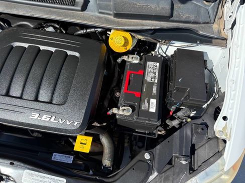 Used 2014 RAM C/V Tradesman image 10