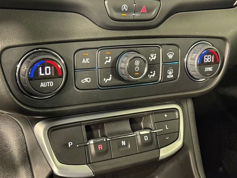 Used 2022 GMC Terrain SLT w/ Infotainment Package II FWD image 20