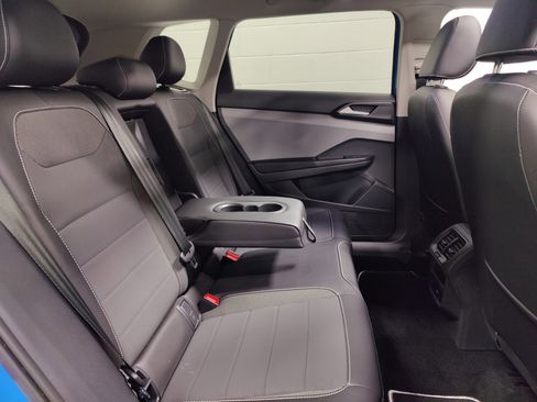 Certified 2023 Volkswagen Taos SE w/ Panoramic Sunroof Package image 16