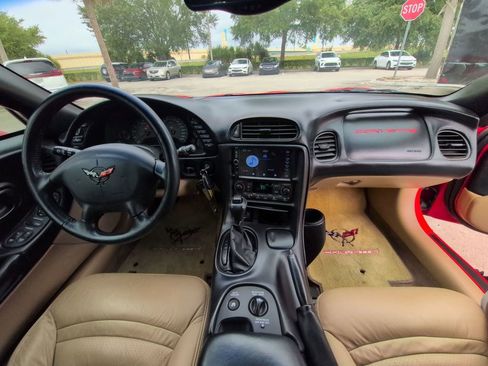 Used 2004 Chevrolet Corvette Convertible w/ Preferred Equipment Group RWD image 12
