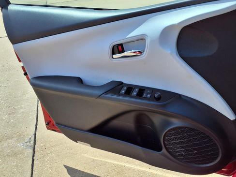 Used 2017 Toyota Prius Four FWD image 19