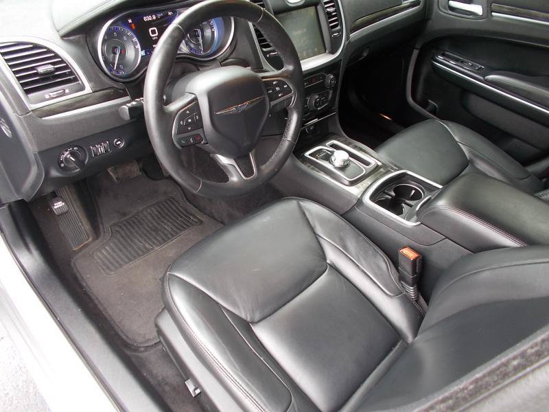 Used 2015 Chrysler 300 Limited RWD image 26