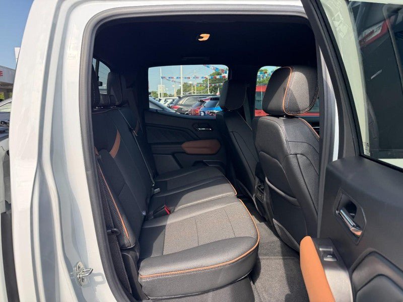 Used 2025 GMC Canyon AT4 w/ Nightfall Edition AWD/4WD image 12