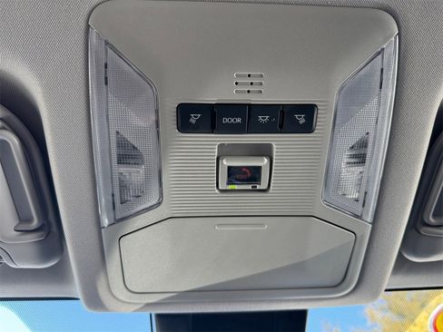 Used 2022 Toyota RAV4 XLE image 26