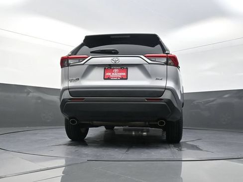 Used 2024 Toyota RAV4 XLE FWD image 35