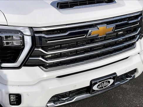 Used 2024 Chevrolet Silverado 3500 High Country w/ Technology Package image 8