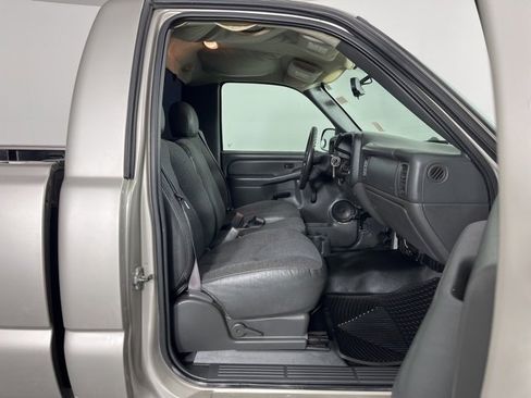 Used 2006 Chevrolet Silverado 1500 W/T image 10