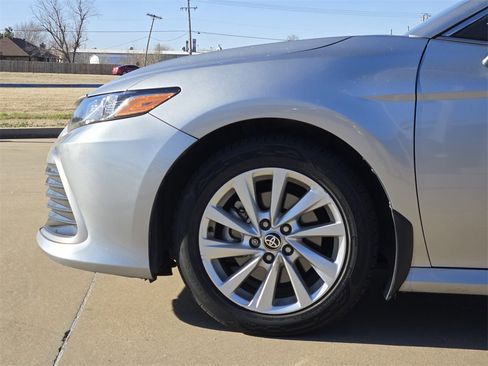 Used 2024 Toyota Camry LE image 28
