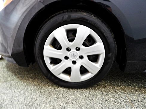 Used 2021 Toyota Corolla LE FWD image 21