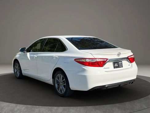 Used 2017 Toyota Camry SE FWD image 6
