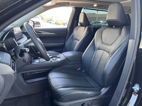 Certified 2023 INFINITI QX60 Luxe w/ Performance Audio Package FWD image 2