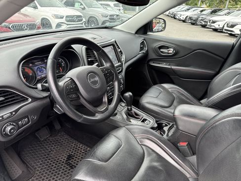 Used 2019 Jeep Cherokee Trailhawk AWD/4WD image 11