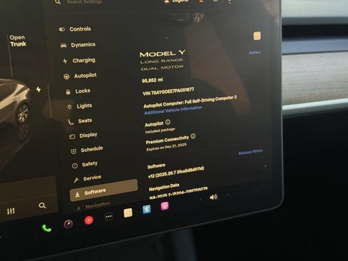 Used 2023 Tesla Model Y Long Range image 21