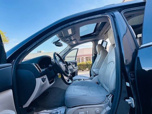 Used 2011 GMC Acadia Denali FWD image 11