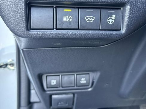 Used 2024 Toyota Prius Prime FWD image 18