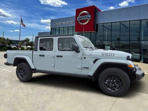 Used 2023 Jeep Gladiator Sport AWD/4WD image 1