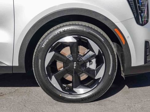 Certified 2025 Kia Sorento SX Prestige image 10