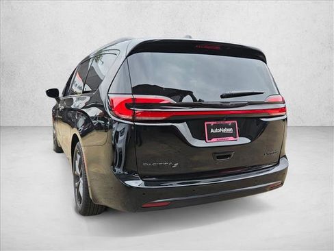 New 2026 Chrysler Pacifica Limited w/ S Appearance Package image 9