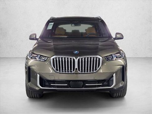 Used 2026 BMW X5 xDrive50e AWD/4WD image 2