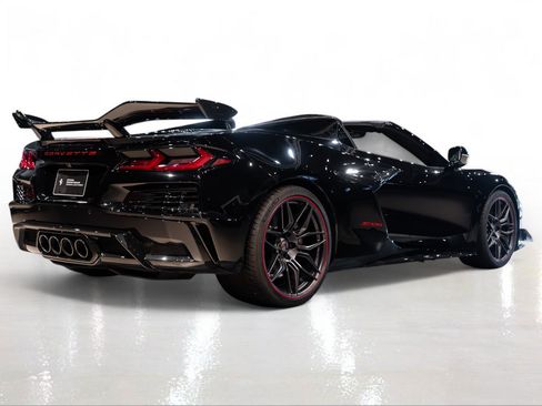 Used 2025 Chevrolet Corvette Z06 w/ Z07 Performance Package RWD image 9