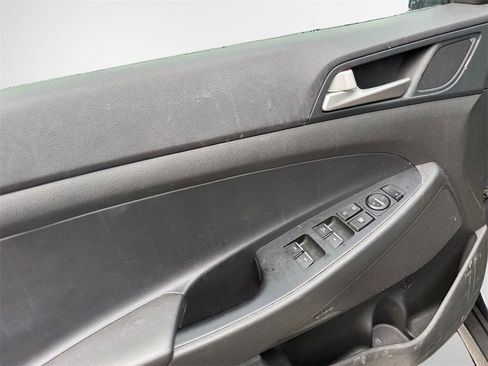 Used 2021 Hyundai Tucson Limited image 14