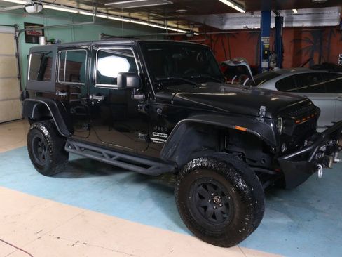Used 2015 Jeep Wrangler Unlimited Sport AWD/4WD image 4