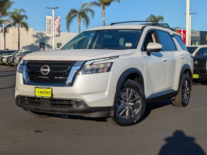 New 2025 Nissan Pathfinder SV