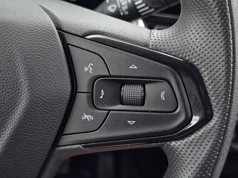 Used 2025 Chevrolet Trax LT FWD image 23