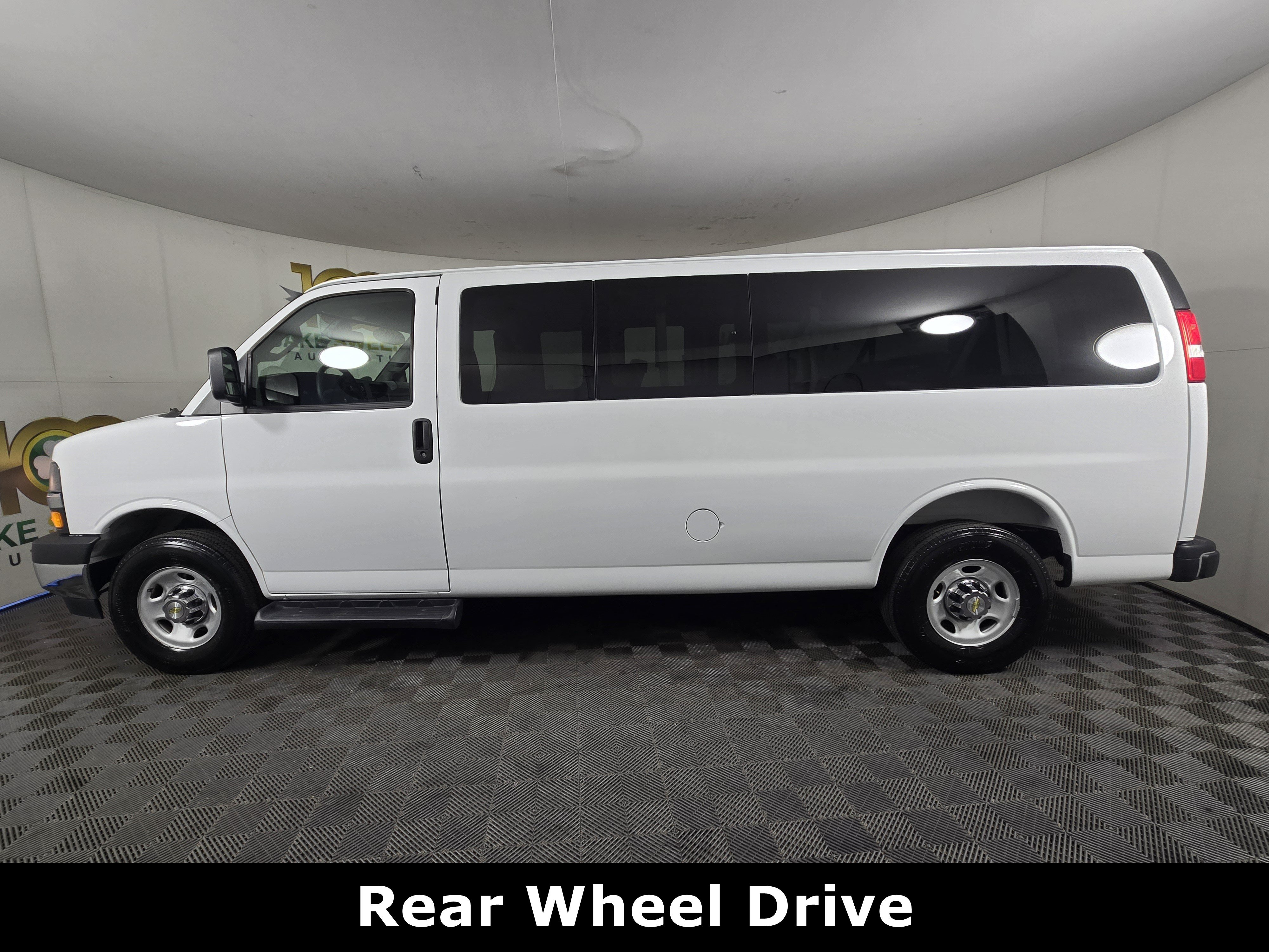 Certified 2025 Chevrolet Express 3500 LT w/ LT Preferred Equipment Group RWD image 4