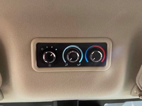 Used 2019 Chevrolet Express 3500 LT w/ LT Preferred Equipment Group RWD image 24