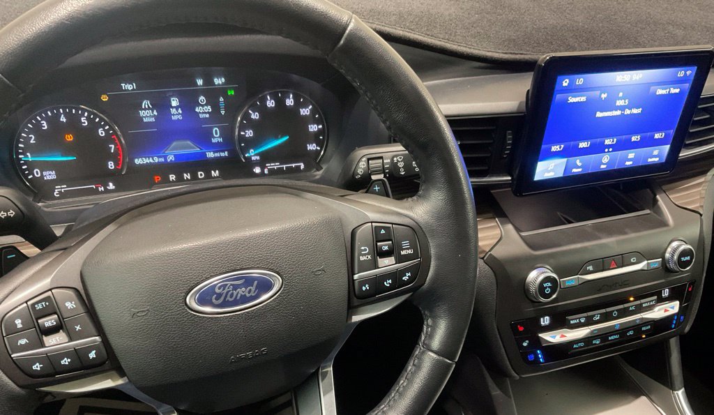 Used 2020 Ford Explorer Limited w/ Class III Trailer Tow Package AWD/4WD image 21