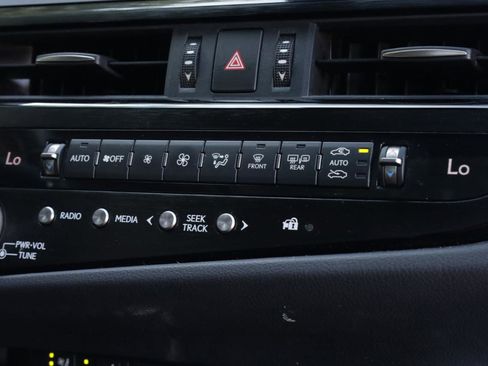 Used 2022 Lexus ES 350 w/ Premium Package image 42