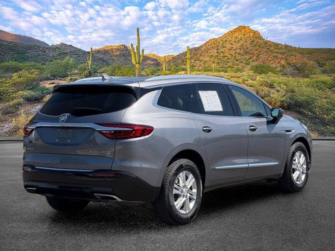 Used 2018 Buick Enclave Essence AWD/4WD image 4